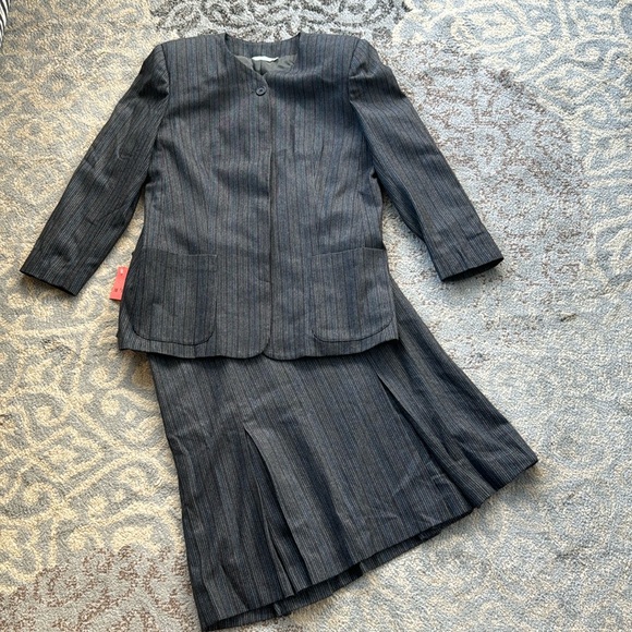 Vintage Gilmor Pinstripe Skirt Suit Set Gray 16 - Picture 1 of 15